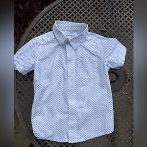 Children’s Place 3T short sleeve button down w breast pocket.